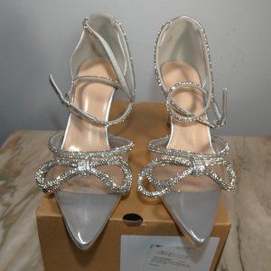 NiB Coutgo Clearn Toe Silver Rhinestone Bow  D'Orsay 9M